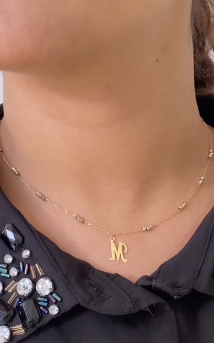 Collier boules lettre